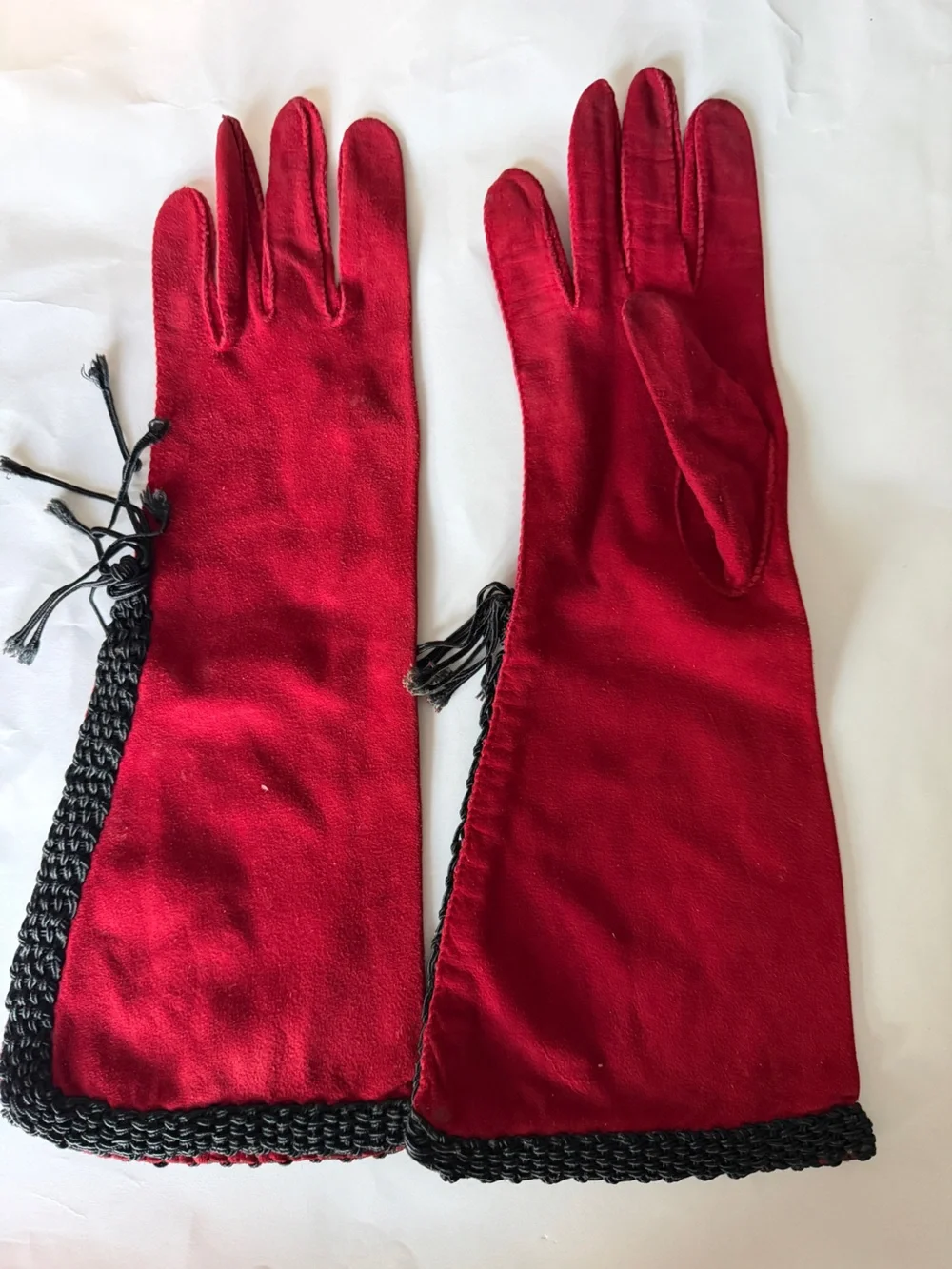 **VINTAGE** Women’s Red Suede Elbow Length Gloves